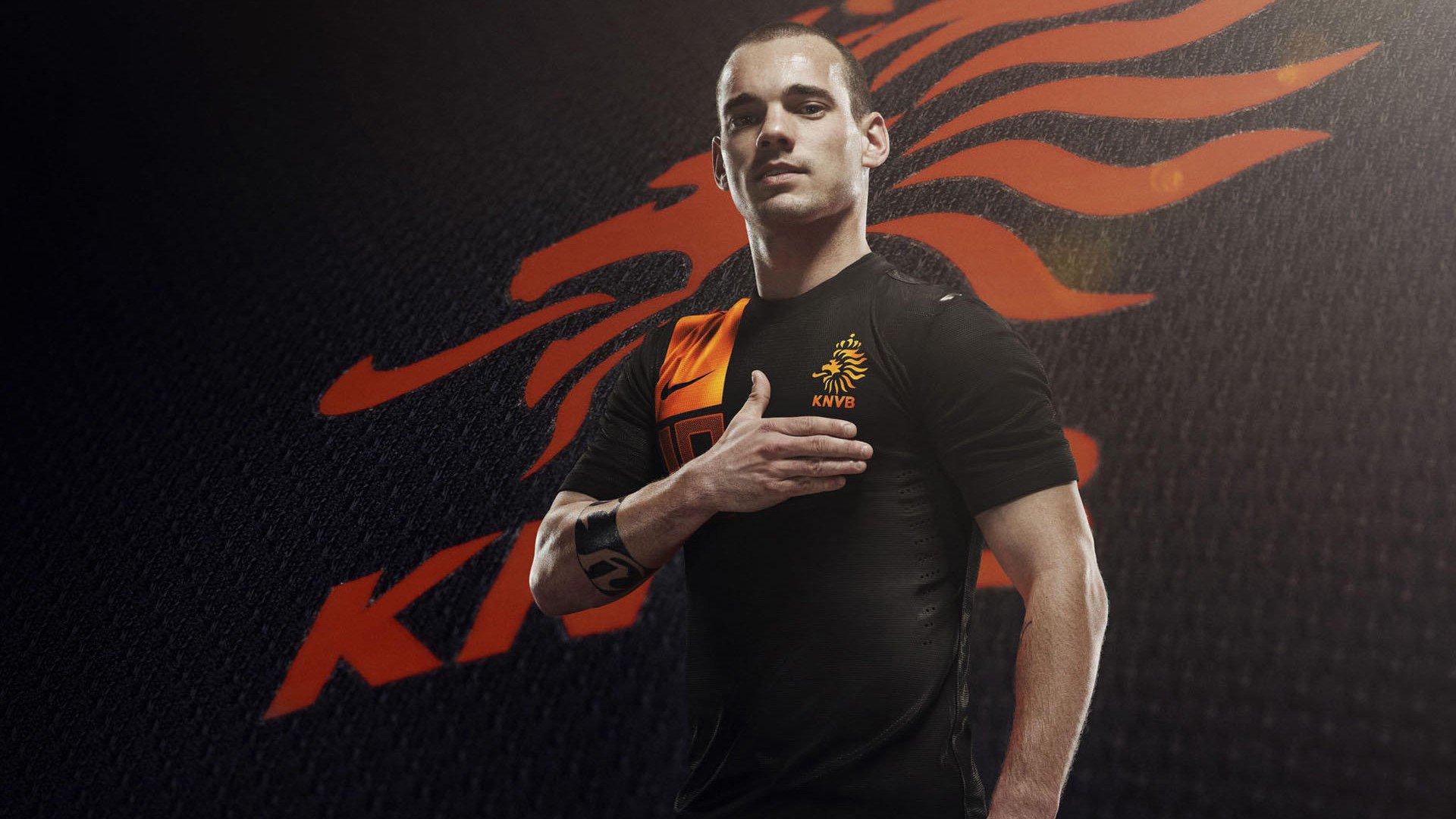 K77闪耀亚平宁！那不勒斯时隔33年勇夺意甲冠军，巴黎新援剑指欧冠