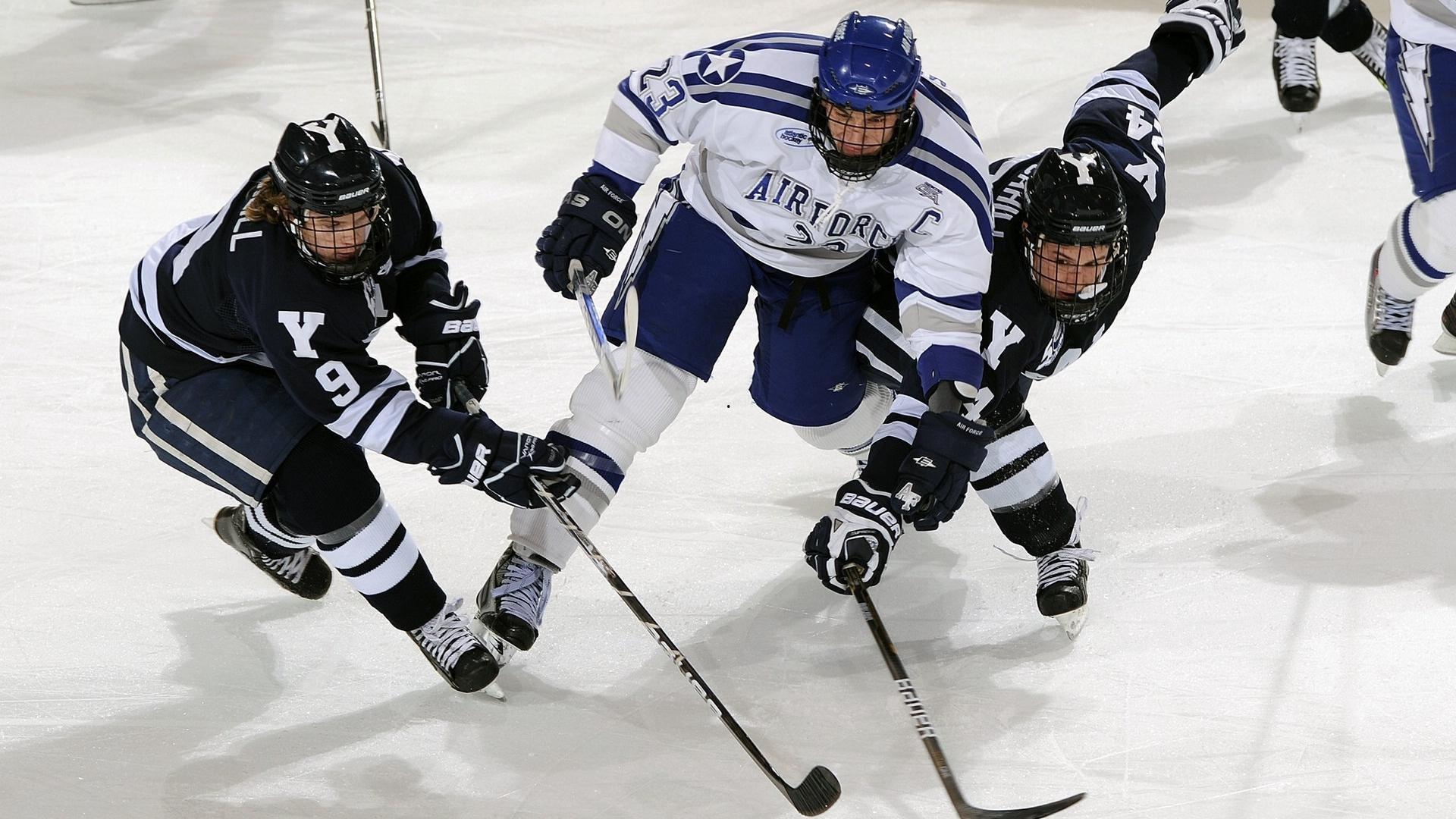 射门效率堪比努涅斯,埃基蒂克凭脚下技术征服利物浦,创天价转会纪录